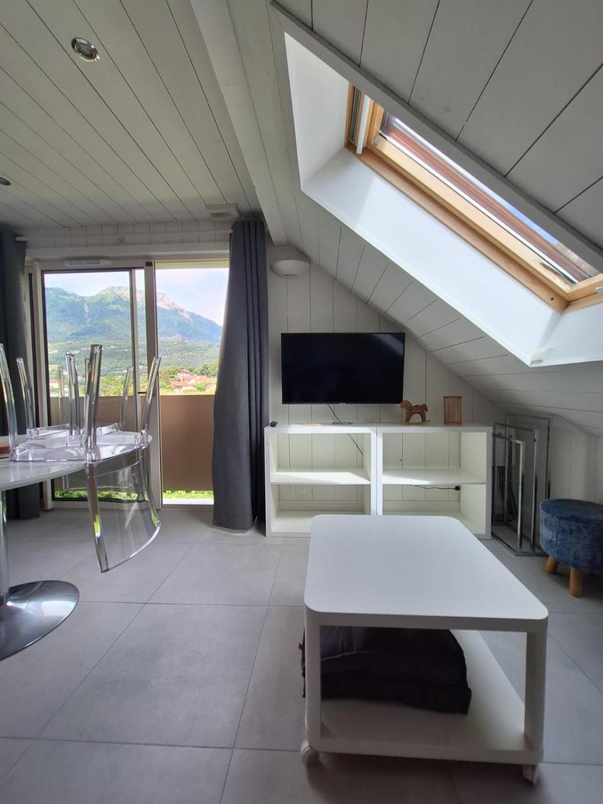 La Baie Des Voiles 3 Chambres 4 A 6 Personnes Au Bord Du Lac Plage Privee Дюeн Екстериор снимка
