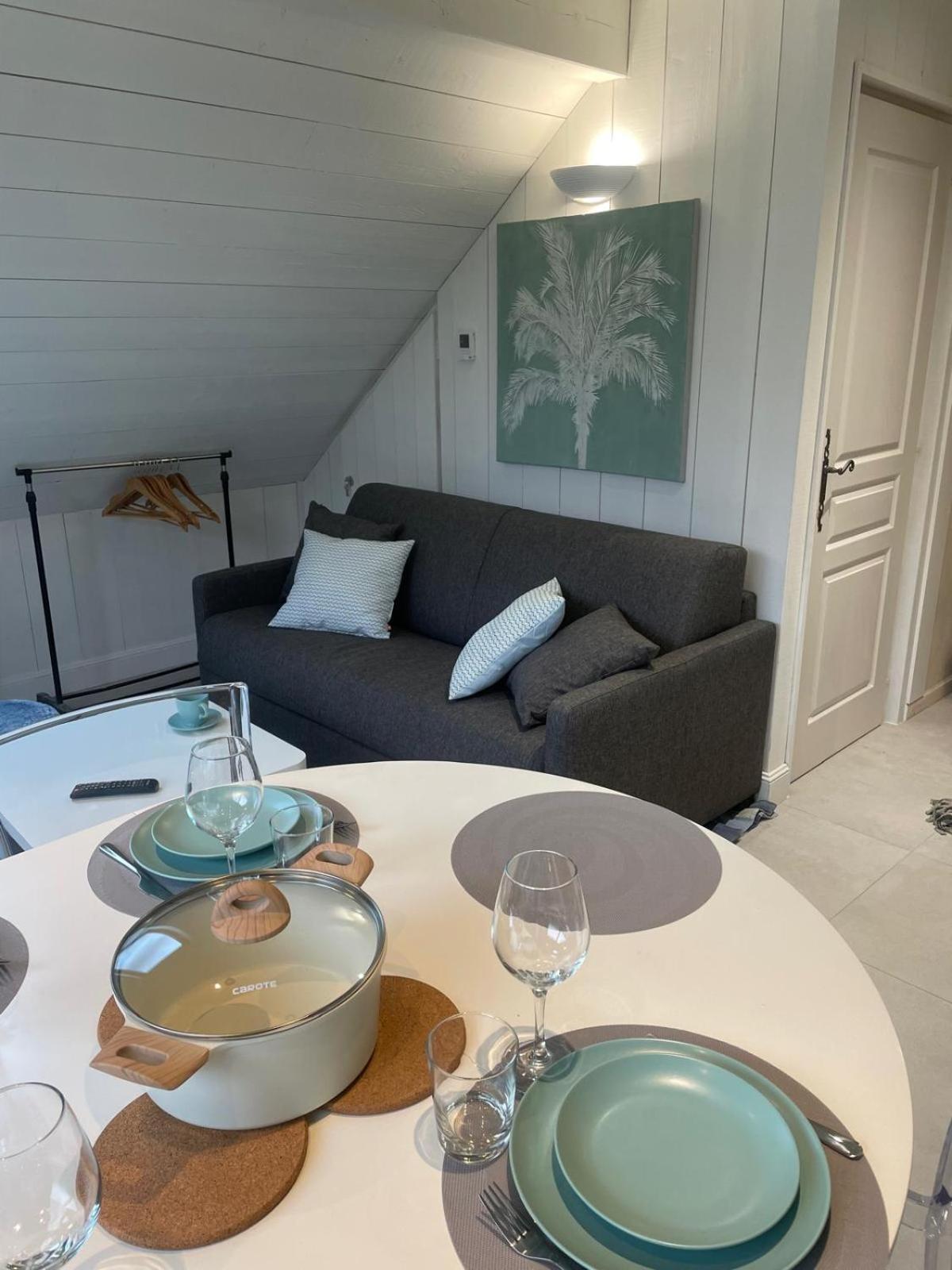 La Baie Des Voiles 3 Chambres 4 A 6 Personnes Au Bord Du Lac Plage Privee Дюeн Екстериор снимка