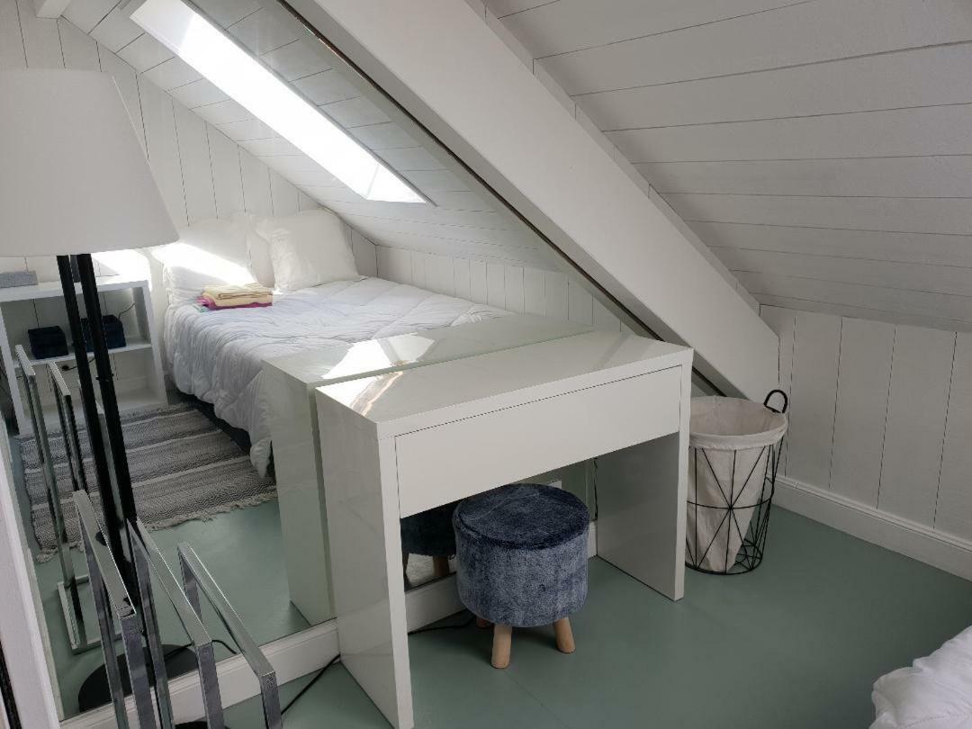La Baie Des Voiles 3 Chambres 4 A 6 Personnes Au Bord Du Lac Plage Privee Дюeн Екстериор снимка